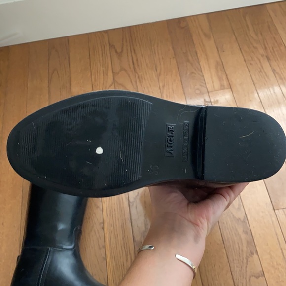Tory Burch Rainboots - Picture 6 of 9